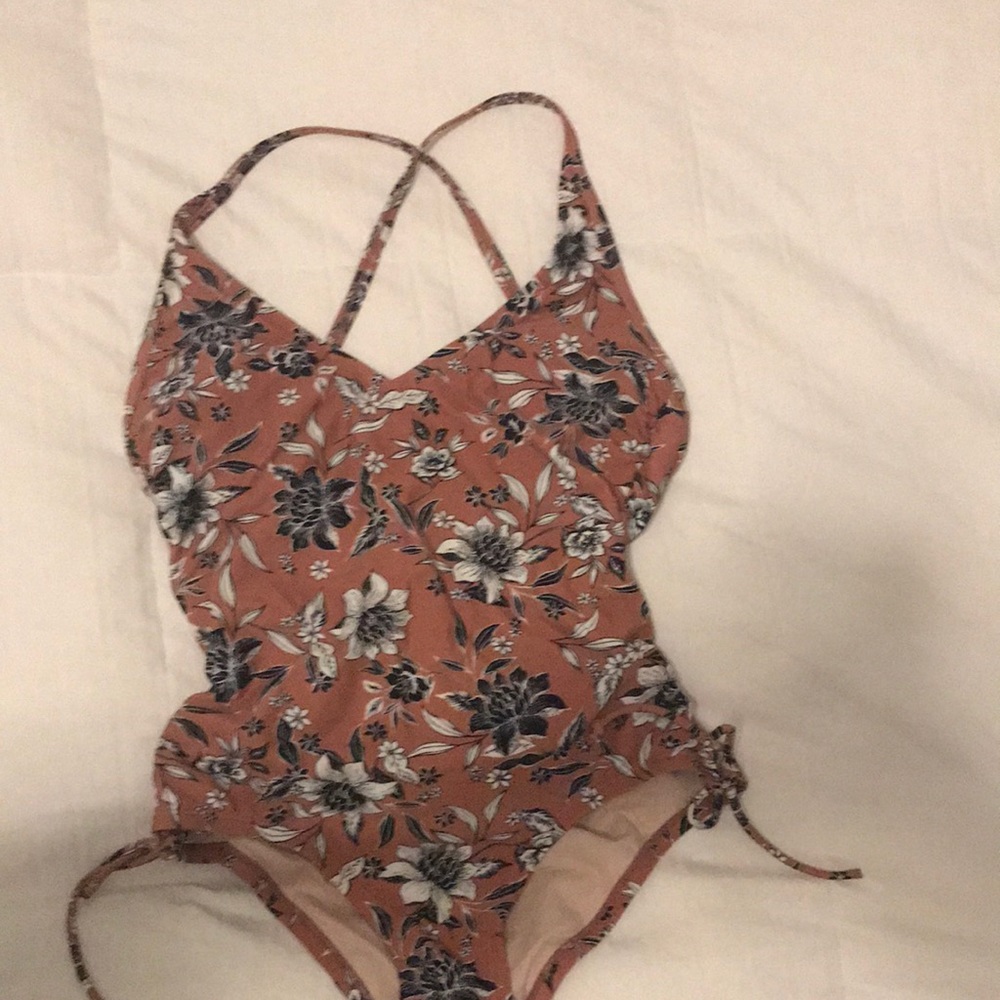 Worn 3X only- size SMALL- one piece by Kona Sol!